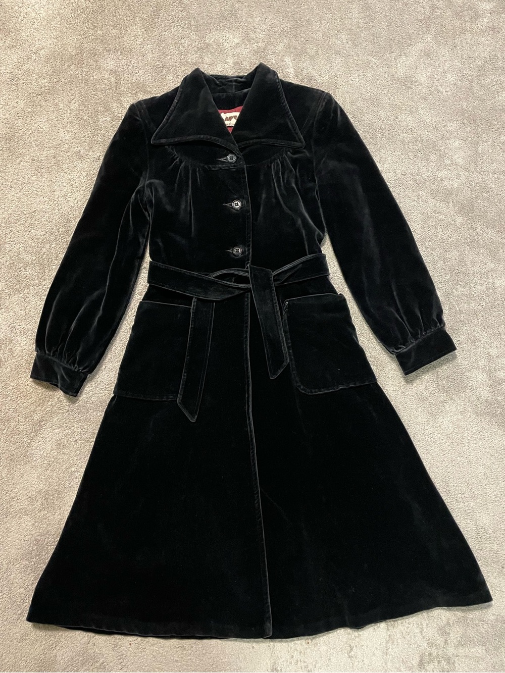 Vintage 70s Shapes by Irving Posluns Black Velvet Belted Coat Dress Women’s S